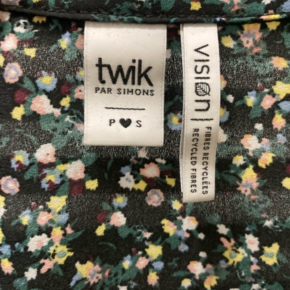 Twik Floral Blouse - Picture 3 of 4